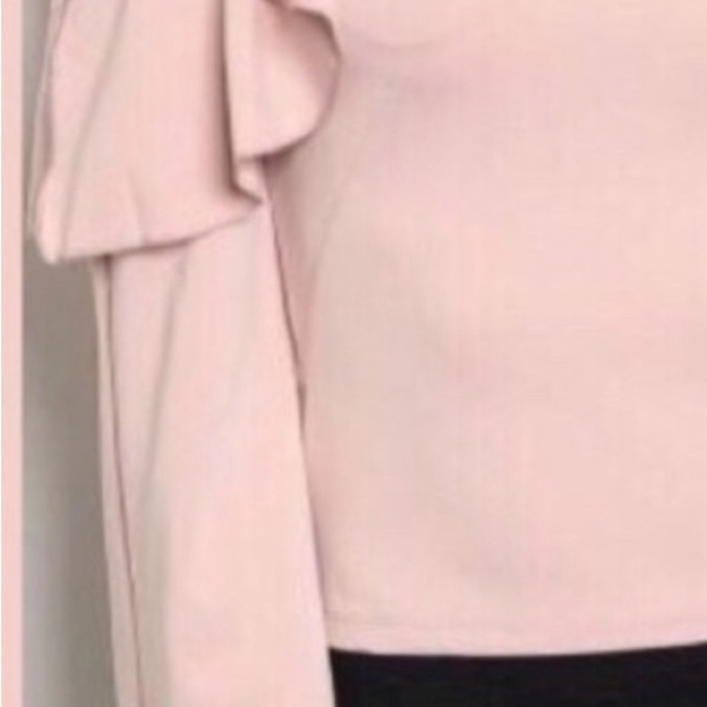 **CUTE TOP** Solaris Style. Runs small. Size L